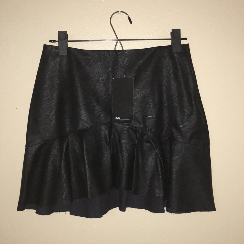 Zara mini skirt basic collection
